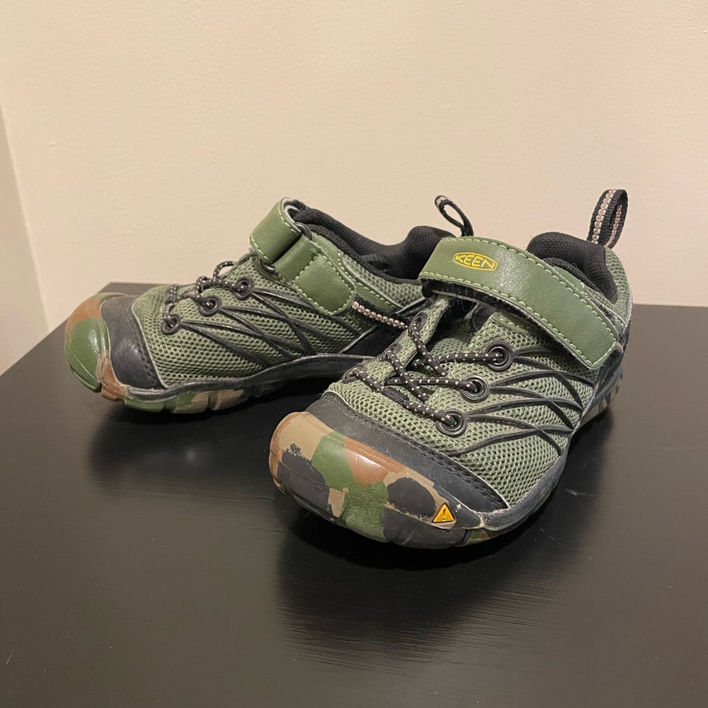 Toddler Keen Shoes Camo Size 10